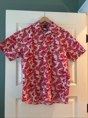 Men's Short-Sleeve Button-Down Shirt in Red Floral Print